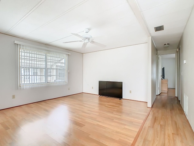 122 King Drive, Winter Haven, Florida 33884, 2 Bedrooms Bedrooms, ,2 BathroomsBathrooms,55-Plus Mobile Home,For Sale,King Drive,4606