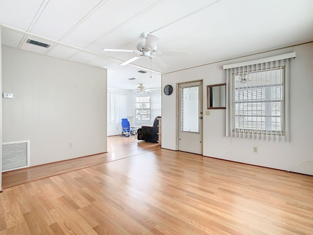 122 King Drive, Winter Haven, Florida 33884, 2 Bedrooms Bedrooms, ,2 BathroomsBathrooms,55-Plus Mobile Home,For Sale,King Drive,4606