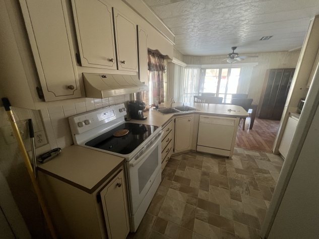 4211 Buena Vista Drive S, Ellenton, Florida 34222, 2 Bedrooms Bedrooms, ,2 BathroomsBathrooms,55-Plus Mobile Home,For Sale,Buena Vista Drive S,4608