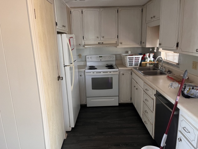 3636 Guilder St, Sarasota, Florida 34234, 2 Bedrooms Bedrooms, ,2 BathroomsBathrooms,55-Plus Mobile Home,For Sale,Guilder St,4611