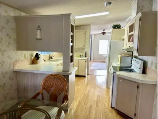 6806 Palmetto Grove, Ellenton, Florida 34222, 2 Bedrooms Bedrooms, ,2 BathroomsBathrooms,55-Plus Mobile Home,For Sale,Palmetto Grove,4614