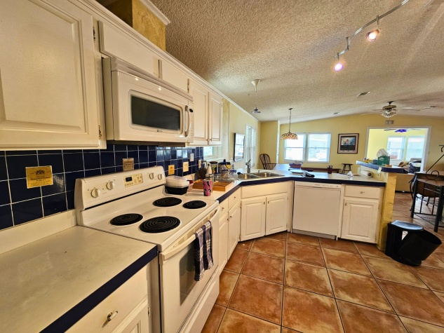 2625 88th St E, Palmetto, Florida 34221, 2 Bedrooms Bedrooms, ,2 BathroomsBathrooms,55-Plus Mobile Home,For Sale,88th St E,4618