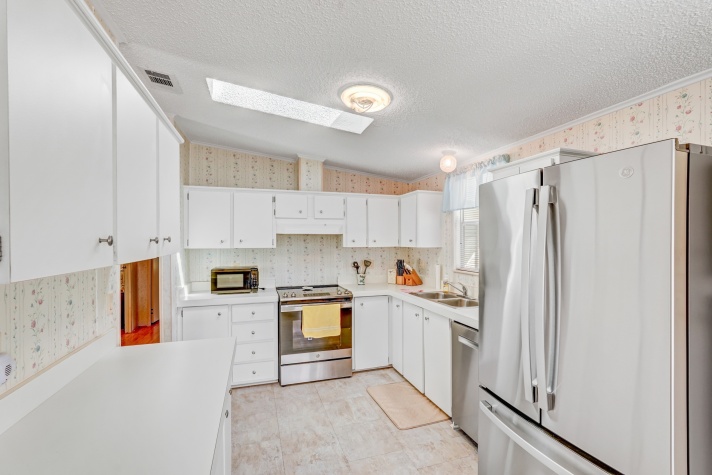 2616 88th St E, Palmetto, Florida 34221, 2 Bedrooms Bedrooms, ,2 BathroomsBathrooms,55-Plus Mobile Home,For Sale,88th St E,4648