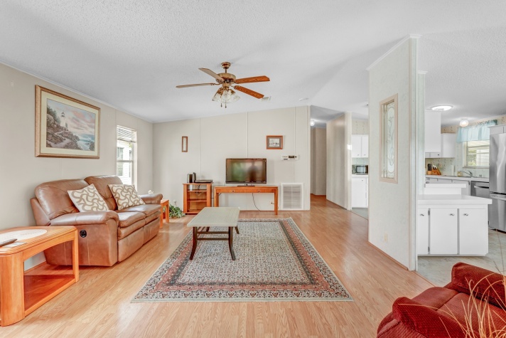 2616 88th St E, Palmetto, Florida 34221, 2 Bedrooms Bedrooms, ,2 BathroomsBathrooms,55-Plus Mobile Home,For Sale,88th St E,4648