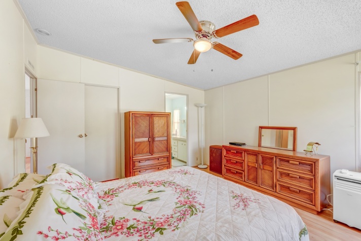 2616 88th St E, Palmetto, Florida 34221, 2 Bedrooms Bedrooms, ,2 BathroomsBathrooms,55-Plus Mobile Home,For Sale,88th St E,4648