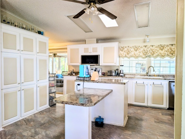 114 Sunflower Dr, Ellenton, Florida 34219, 3 Bedrooms Bedrooms, ,2 BathroomsBathrooms,55-Plus Mobile Home,For Sale,Sunflower Dr,4649