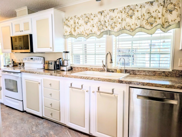 114 Sunflower Dr, Ellenton, Florida 34219, 3 Bedrooms Bedrooms, ,2 BathroomsBathrooms,55-Plus Mobile Home,For Sale,Sunflower Dr,4649