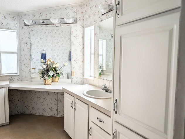 114 Sunflower Dr, Ellenton, Florida 34219, 3 Bedrooms Bedrooms, ,2 BathroomsBathrooms,55-Plus Mobile Home,For Sale,Sunflower Dr,4649