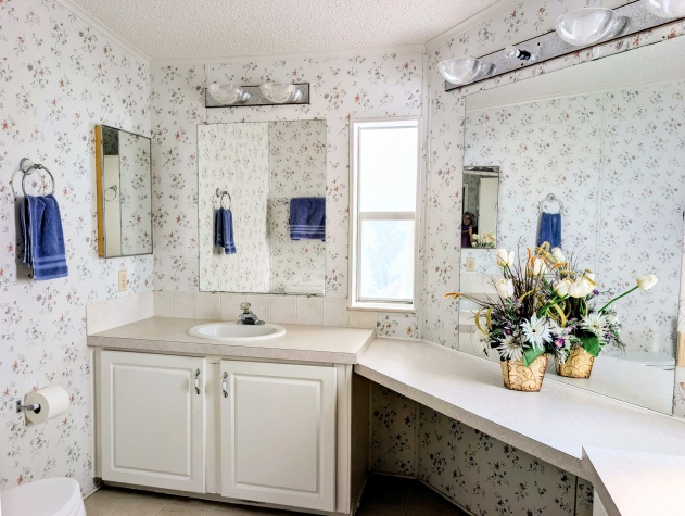 114 Sunflower Dr, Ellenton, Florida 34219, 3 Bedrooms Bedrooms, ,2 BathroomsBathrooms,55-Plus Mobile Home,For Sale,Sunflower Dr,4649