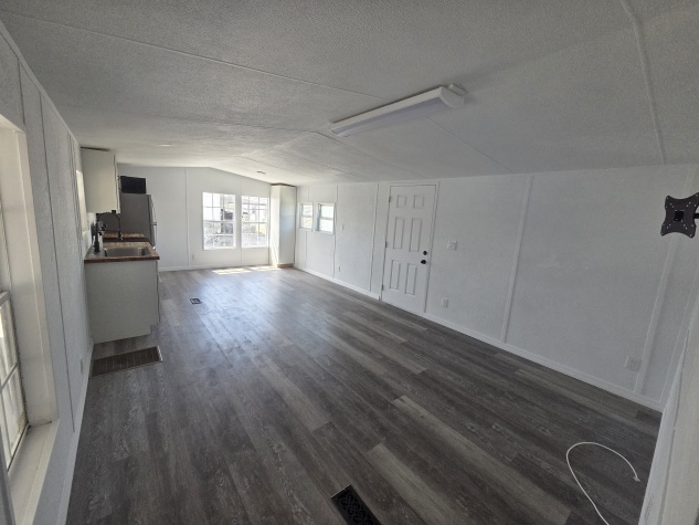 12701 126th Ave, Lot 99, Largo, Florida 33774, 2 Bedrooms Bedrooms, ,1 BathroomBathrooms,All - Age Mobile Home,For Sale,126th Ave, Lot 99,4660