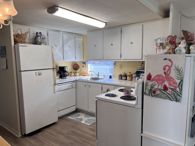 7020 Captain Kidd, Lot 4, Sarasota, Florida 34231, 2 Bedrooms Bedrooms, ,1.5 BathroomsBathrooms,55-Plus Mobile Home,For Sale,Captain Kidd, Lot 4,4667