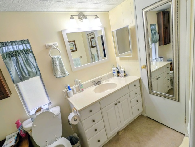 2507 Scuttlebutt Loop, Lot 335, Ruskin, Florida 33570, 2 Bedrooms Bedrooms, ,2 BathroomsBathrooms,55-Plus Mobile Home,For Sale,Scuttlebutt Loop, Lot 335,4668