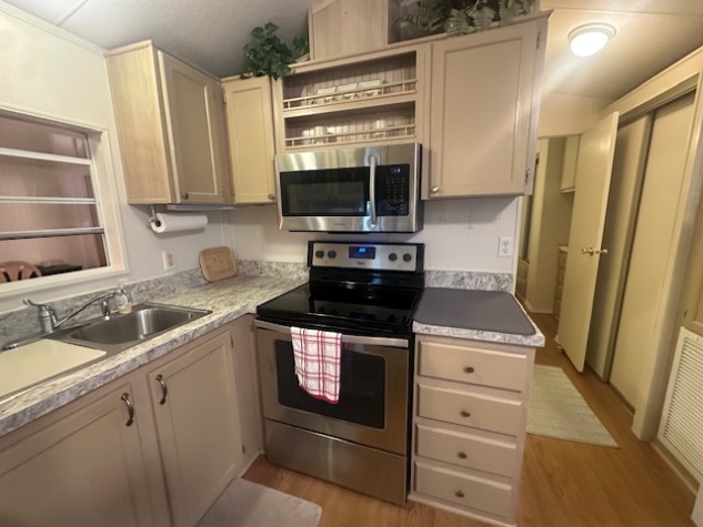 8225 Arevee Dr, Lot 178, New Port Richey, Florida 34653, 1 Bedroom Bedrooms, ,2 BathroomsBathrooms,55-Plus Mobile Home,For Sale,Arevee Dr, Lot 178,4669