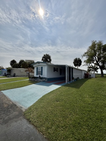 751 10th St E, Lot 153, Palmetto, Florida 34221, 2 Bedrooms Bedrooms, ,2 BathroomsBathrooms,55-Plus Mobile Home,For Sale,10th St E, Lot 153,4678