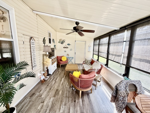 659 Poinsettia Dr, Largo, Florida 33770, 2 Bedrooms Bedrooms, ,2 BathroomsBathrooms,55-Plus Mobile Home,For Sale,Poinsettia Dr,4681