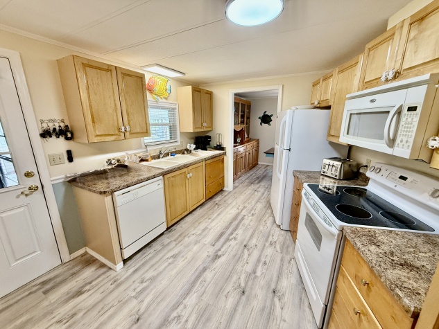 659 Poinsettia Dr, Largo, Florida 33770, 2 Bedrooms Bedrooms, ,2 BathroomsBathrooms,55-Plus Mobile Home,For Sale,Poinsettia Dr,4681