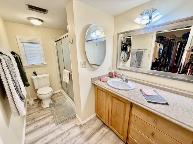 659 Poinsettia Dr, Largo, Florida 33770, 2 Bedrooms Bedrooms, ,2 BathroomsBathrooms,55-Plus Mobile Home,For Sale,Poinsettia Dr,4681