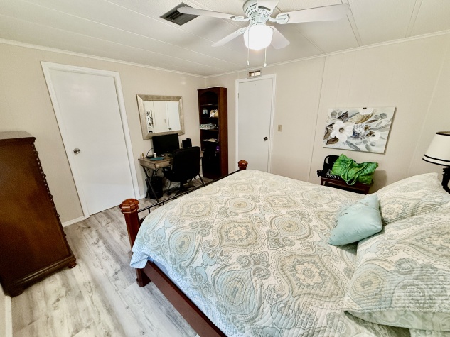 659 Poinsettia Dr, Largo, Florida 33770, 2 Bedrooms Bedrooms, ,2 BathroomsBathrooms,55-Plus Mobile Home,For Sale,Poinsettia Dr,4681
