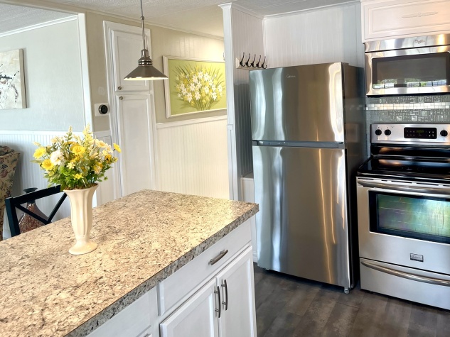 3901 71st Street West, Lot 19, Bradenton, Florida 34209, 2 Bedrooms Bedrooms, ,2 BathroomsBathrooms,55-Plus Mobile Home,For Sale,71st Street West, Lot 19,4682