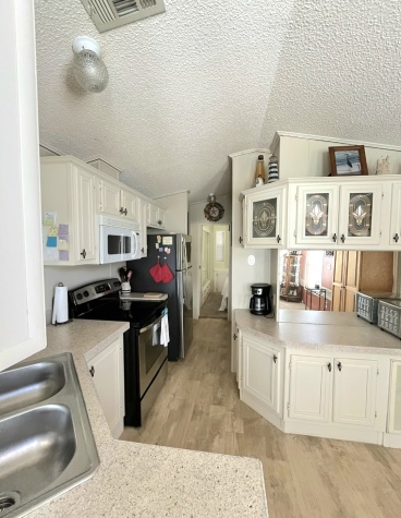 Kay Road 800, Bradenton, Florida 34212, 2 Bedrooms Bedrooms, ,1 BathroomBathrooms,All - Age Mobile Home,For Sale,800,1127,4692