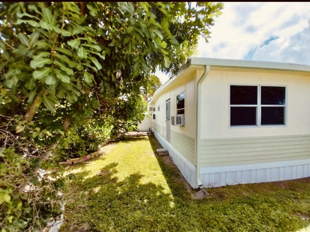 2701 34th Street North, Lot 554, St. Petersburg, Florida 33713, 2 Bedrooms Bedrooms, ,1 BathroomBathrooms,55-Plus Mobile Home,For Sale,34th Street North, Lot 554,4693