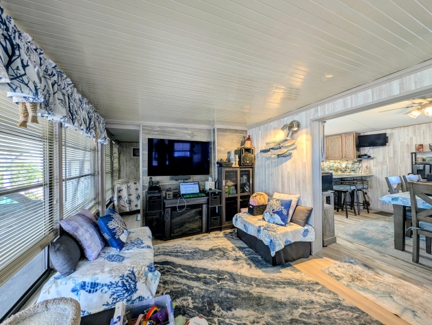 2206 Chaney Dr, Lot 442, Ruskin, Florida 33570, 2 Bedrooms Bedrooms, ,1.5 BathroomsBathrooms,55-Plus Mobile Home,For Sale,Chaney Dr, Lot 442,4701