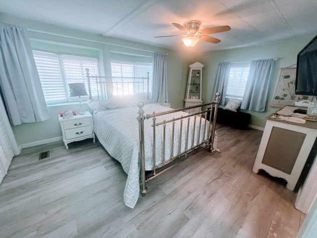 12100 Seminole Blvd, Lot 285, Largo, Florida 33778, 2 Bedrooms Bedrooms, ,2 BathroomsBathrooms,55-Plus Mobile Home,For Sale,Seminole Blvd, Lot 285,4709