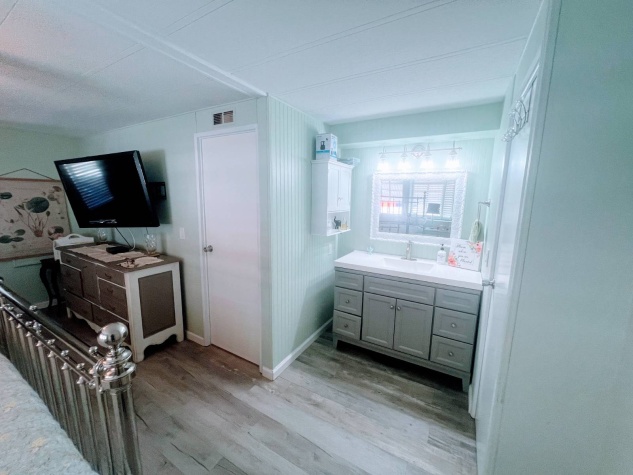 12100 Seminole Blvd, Lot 285, Largo, Florida 33778, 2 Bedrooms Bedrooms, ,2 BathroomsBathrooms,55-Plus Mobile Home,For Sale,Seminole Blvd, Lot 285,4709