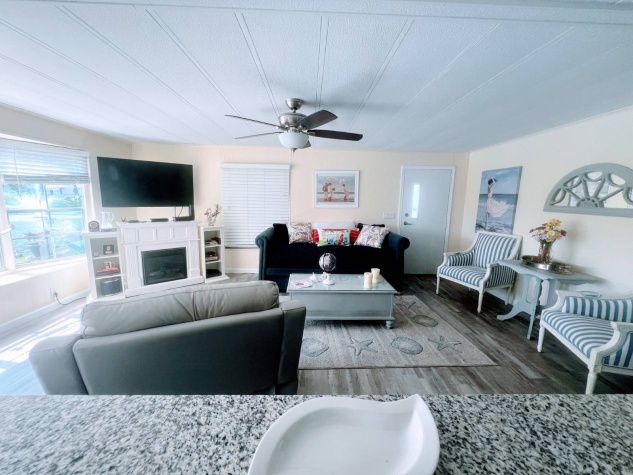 12100 Seminole Blvd, Lot 285, Largo, Florida 33778, 2 Bedrooms Bedrooms, ,2 BathroomsBathrooms,55-Plus Mobile Home,For Sale,Seminole Blvd, Lot 285,4709