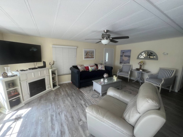 12100 Seminole Blvd, Lot 285, Largo, Florida 33778, 2 Bedrooms Bedrooms, ,2 BathroomsBathrooms,55-Plus Mobile Home,For Sale,Seminole Blvd, Lot 285,4709