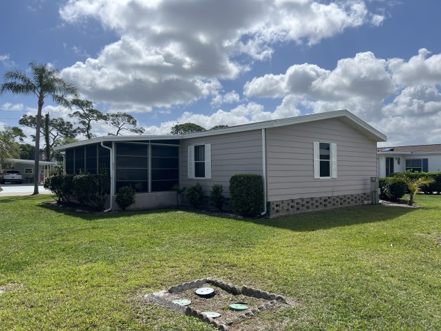 5718 Seven Oaks Dr, Lot 83, Sarasota, Florida 34241, 2 Bedrooms Bedrooms, ,2 BathroomsBathrooms,55-Plus Mobile Home,For Sale,Seven Oaks Dr, Lot 83,4722