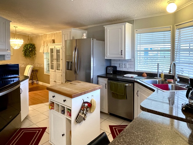 8710 26th Ave E, Palmetto, Florida 34221, 2 Bedrooms Bedrooms, ,2 BathroomsBathrooms,55-Plus Mobile Home,For Sale,26th Ave E,4725