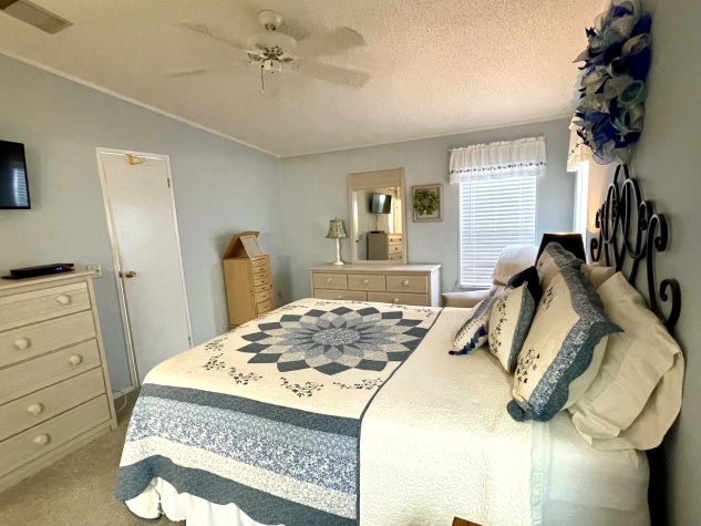8710 26th Ave E, Palmetto, Florida 34221, 2 Bedrooms Bedrooms, ,2 BathroomsBathrooms,55-Plus Mobile Home,For Sale,26th Ave E,4725