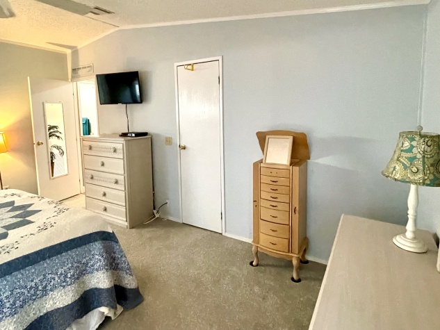 8710 26th Ave E, Palmetto, Florida 34221, 2 Bedrooms Bedrooms, ,2 BathroomsBathrooms,55-Plus Mobile Home,For Sale,26th Ave E,4725