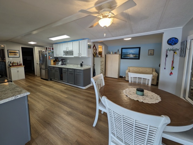 2704 Muddy Creek Ln, Ruskin, Florida 33570, 2 Bedrooms Bedrooms, ,1.5 BathroomsBathrooms,All - Age Mobile Home,For Sale,Muddy Creek Ln,4726