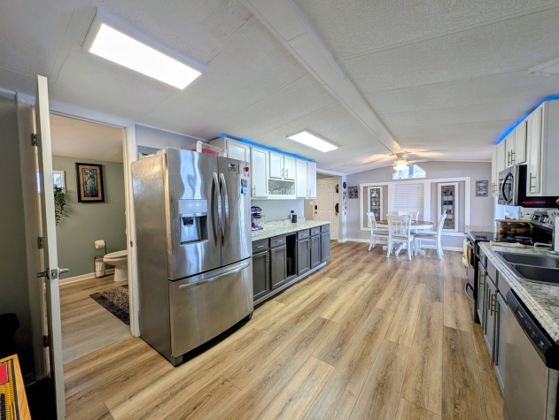 2704 Muddy Creek Ln, Ruskin, Florida 33570, 2 Bedrooms Bedrooms, ,1.5 BathroomsBathrooms,All - Age Mobile Home,For Sale,Muddy Creek Ln,4726