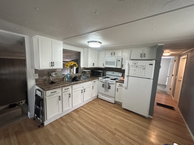 1612 NE 25th Ave, Lot 24, Ocala, Florida 34470, 2 Bedrooms Bedrooms, ,2 BathroomsBathrooms,All - Age Mobile Home,For Sale,NE 25th Ave, Lot 24,5057