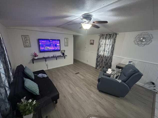 2580 SE 1st Ave, Lot 102, Ocala, Florida 34471, 3 Bedrooms Bedrooms, ,1 BathroomBathrooms,All - Age Mobile Home,For Sale,SE 1st Ave, Lot 102,5171